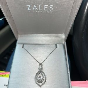 Bought as a gift. Don’t wear jewelry as a nurse and need to sell it.